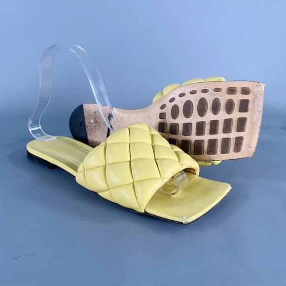 BOTTEGA VENETA Size 7 Yellow Leather Quilted Slide Sandals - Picture 5 of 10